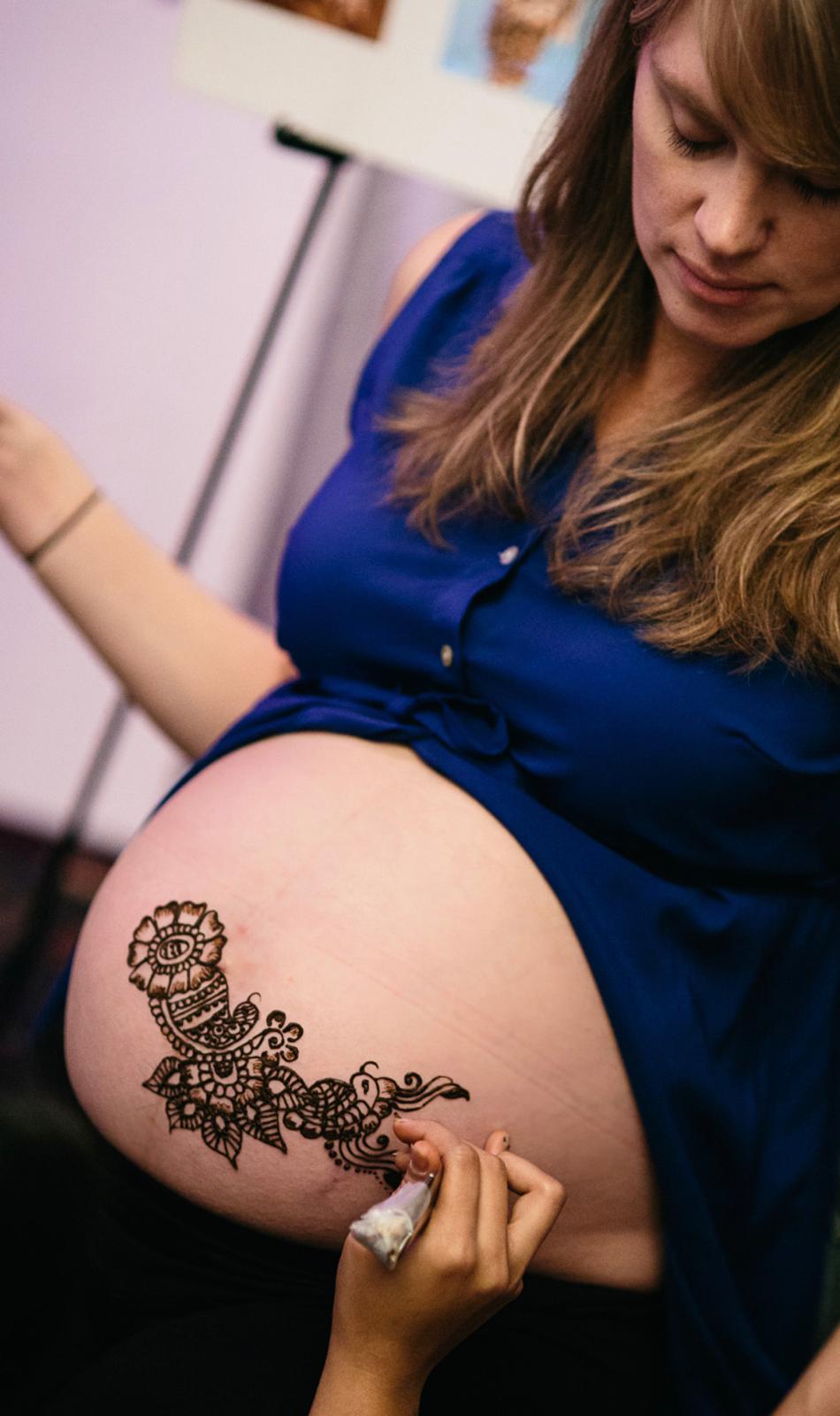 mehndi-maternity